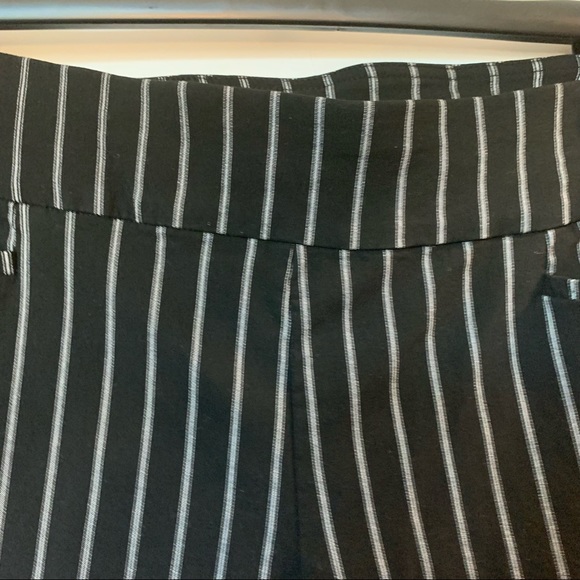 Womens Plus Size 89th + Madison Black & White Stripe Capris Pants 16w - Picture 11 of 11
